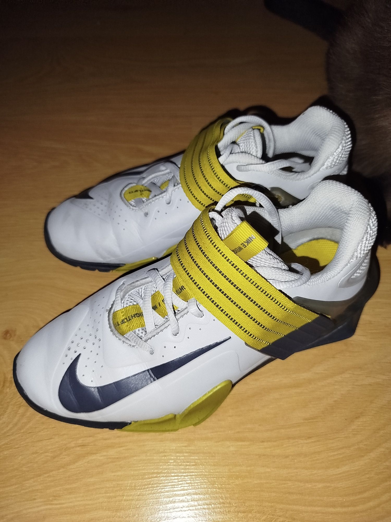 Продам штангетки Nike 37.5 размер