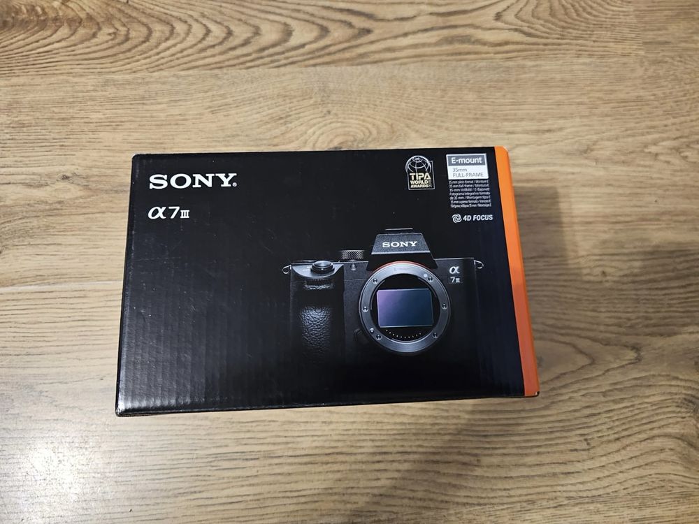 camera sony a7 III (se vand si separate )