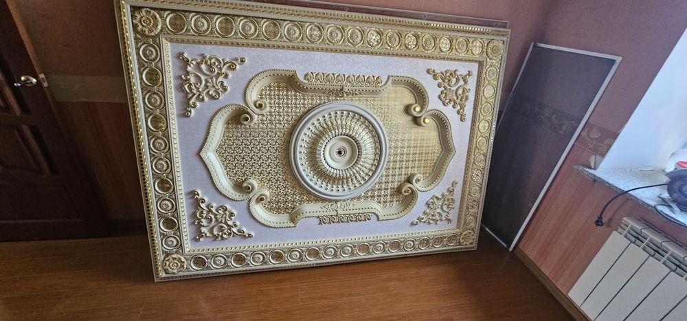 Продам потолочный декор под люстры