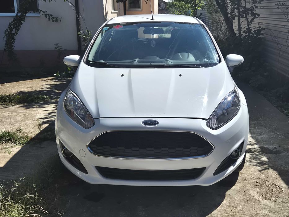Ford Fiesta 2017 Alb Diesel 154.800 km