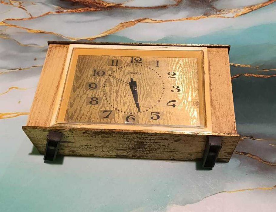 Часы СССр настольные.