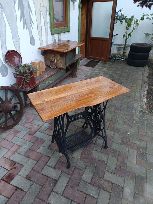 Masa ,  birou , suport lavoar - mașină de cusut Singer