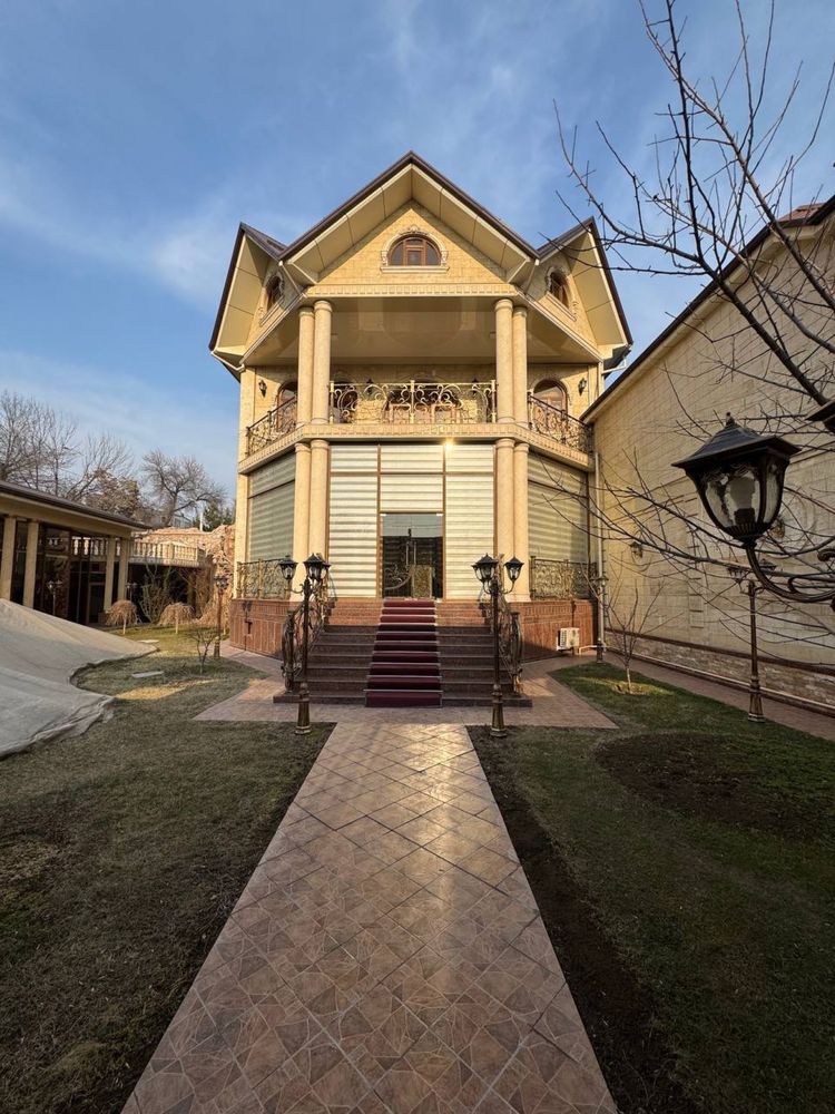 Сдается Яккасарайский район шикарный болщой дом
