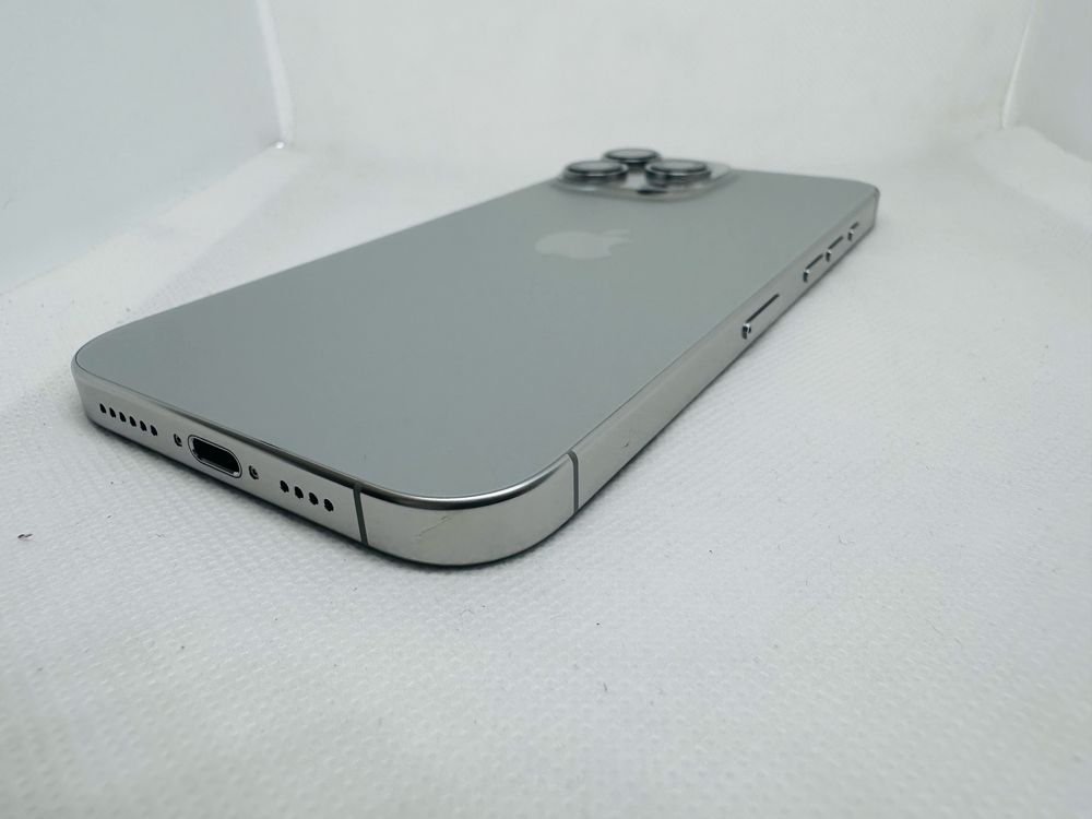 *Нов* Apple iPhone 16 Pro Max 256 GB Natural Titanium Unlocked