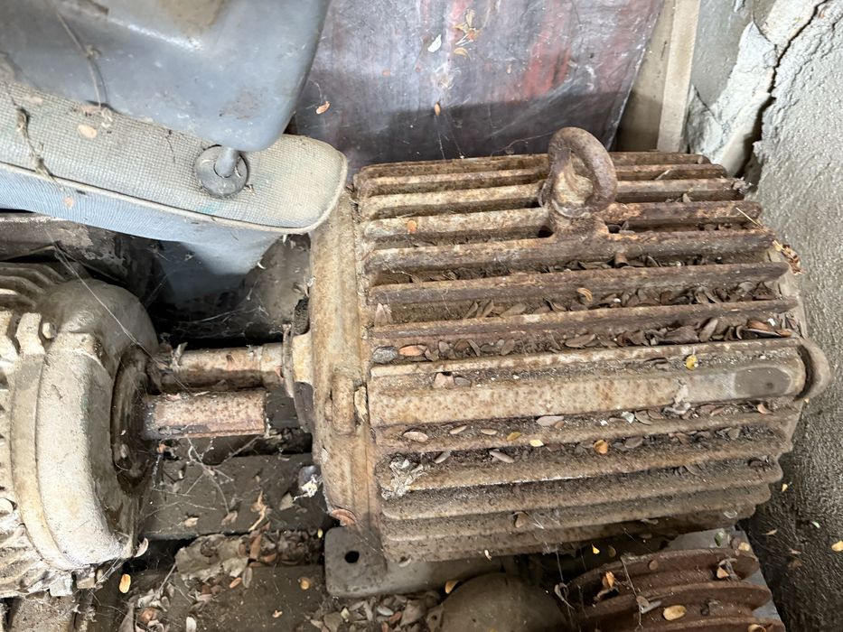 Vand motoare trifazice diferite puteri