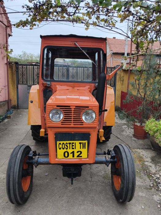 Vand tractor 445 cu cabina