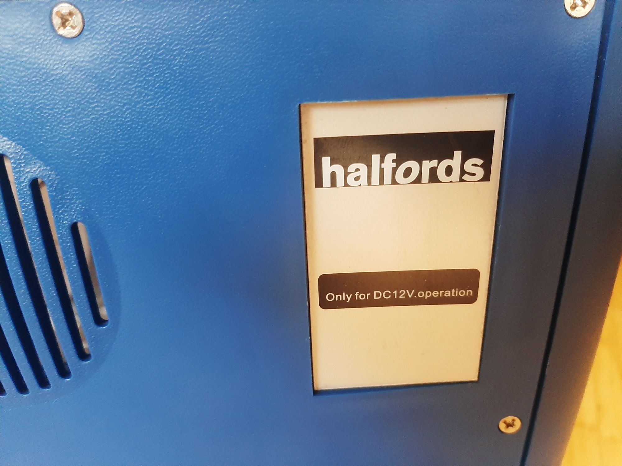 Хладилна чанта 12 V. Halford T20 DS.