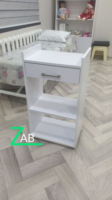 Тележка, помощница, каталка,тумбочка на колёсиках