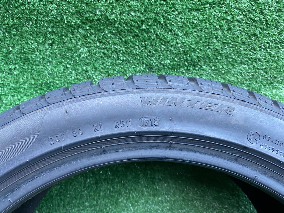 Set 2 anvelope iarna Pirelli  Sottozero 3  225 45 R18 DOT 1719