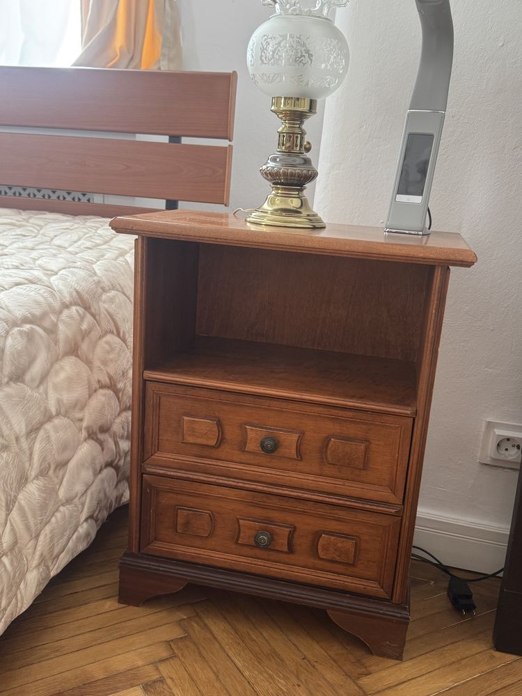 Vand pat Matrimonial din lemn de cires +2 noptiere