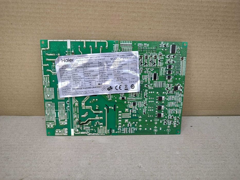 placa electronica Combina frigorifica Haier C3FE844CGJ / C156