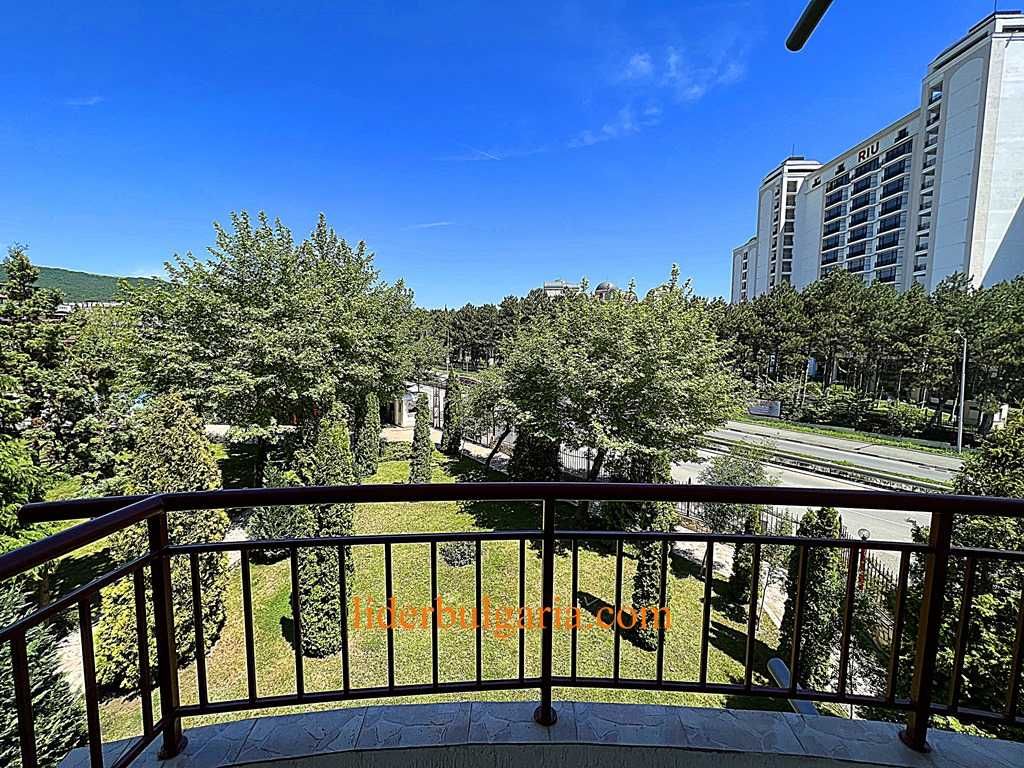 Продава се Тристаен апартамент в к.к. Елените - 111 кв.м за 856 €/кв.м - Снимка #12