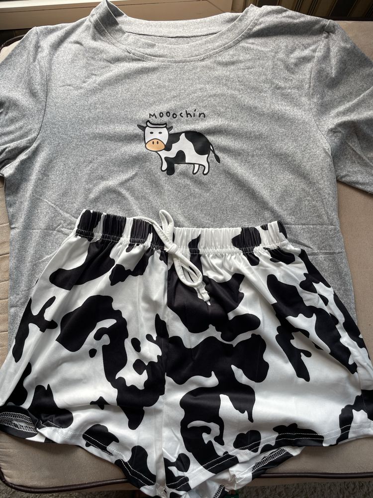 Дамска пижама с кравичка
