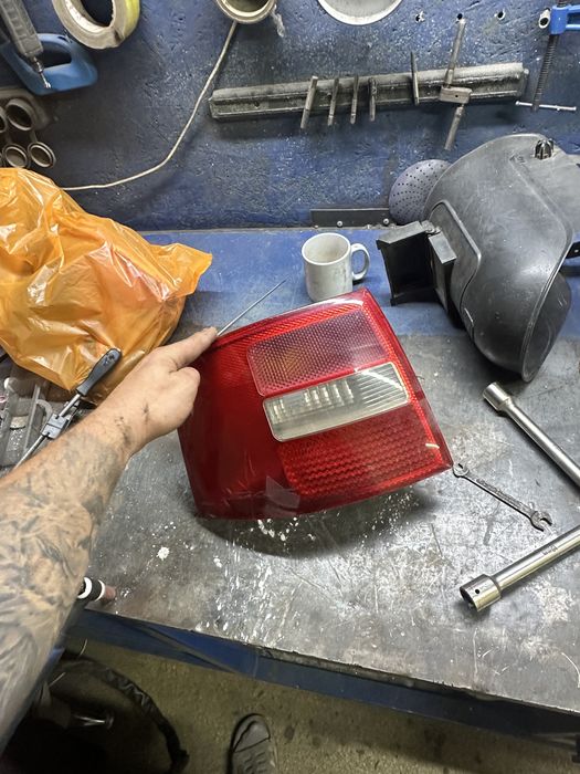 Фонарь,плафон AUDI A6C5 AVANT левый