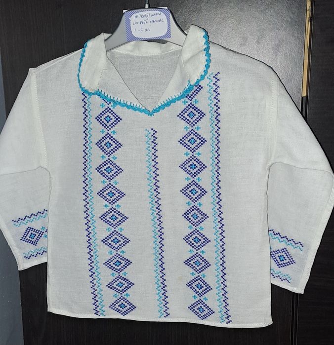 Ie tradiționala lucrata manual