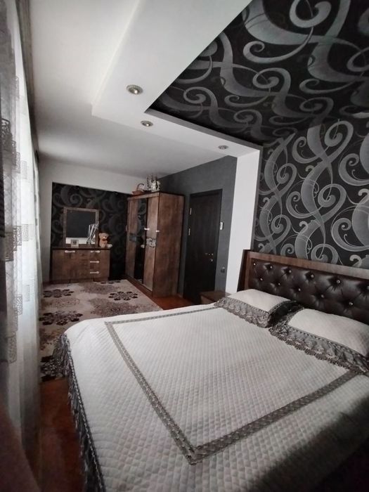 Продаётся 2-х этажный Участок в хорошом состоянии.