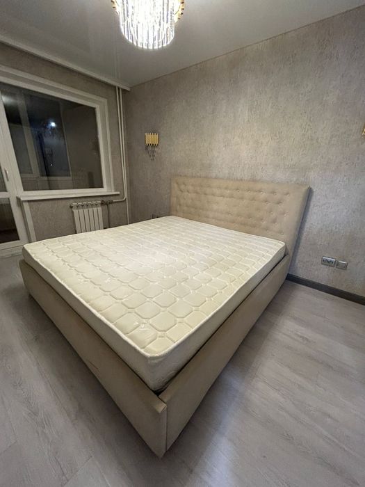 Кровать для спальной комнаты