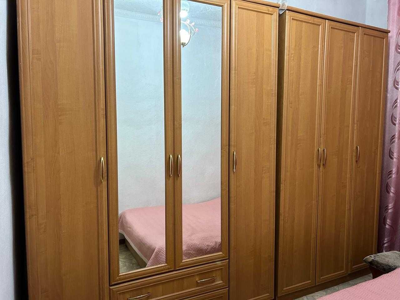 Горка сервант для гостиной в отличном состоянии