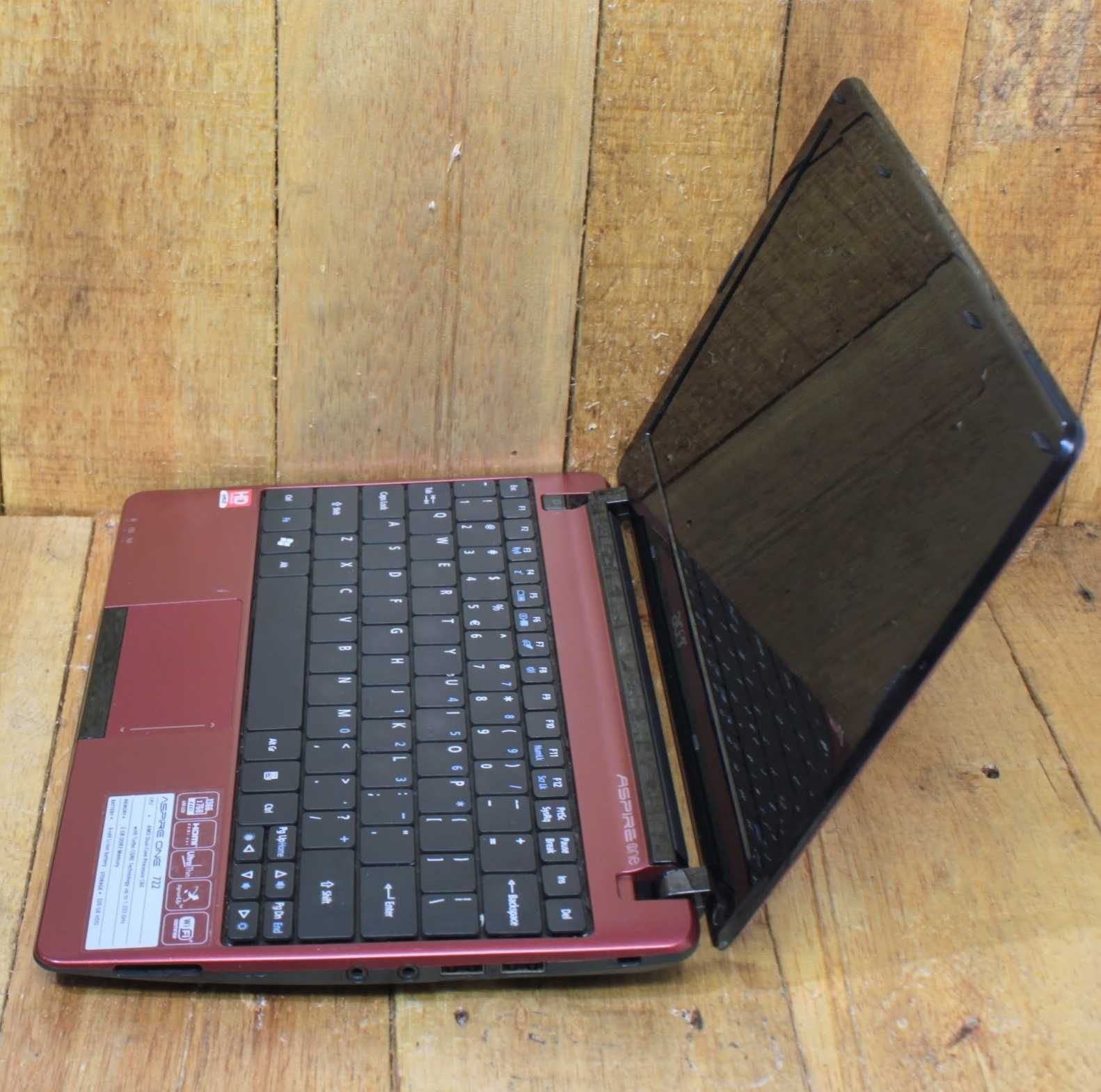 Нетбук Acer Aspire One 722 с рабочим АКБ