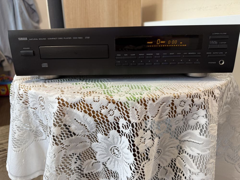 Yamaha CDX-560 CD player