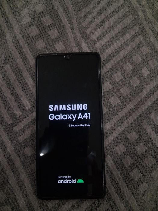 Samsung galaxy a 41 4гб озу 64 гб