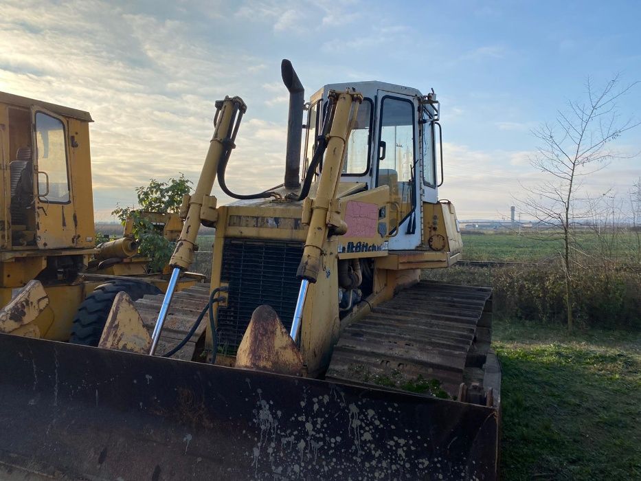 Liebherr 712 buldozer dezmembrez , motor , reductoare, pompa