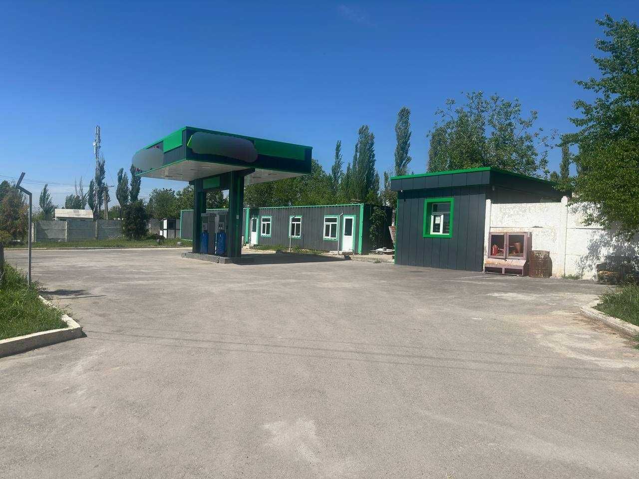 Заправка сотилади, АЗС, АЁҚШ