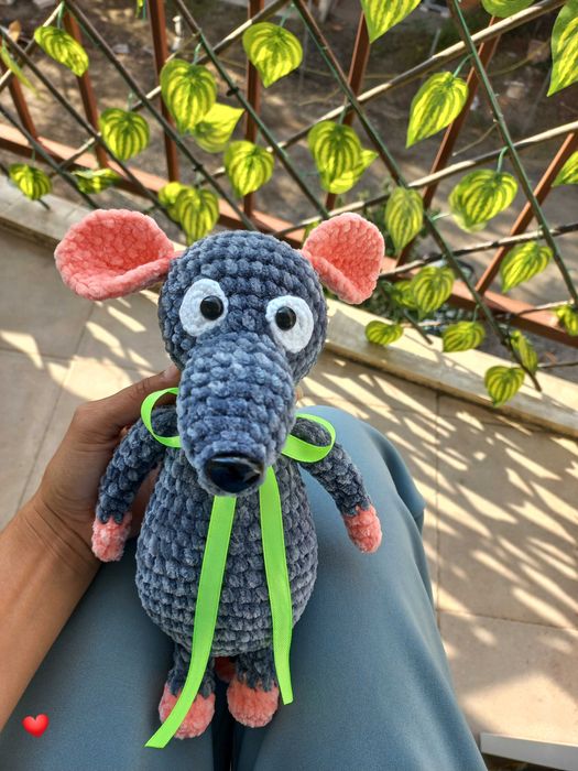 Мишле с височина 25см.