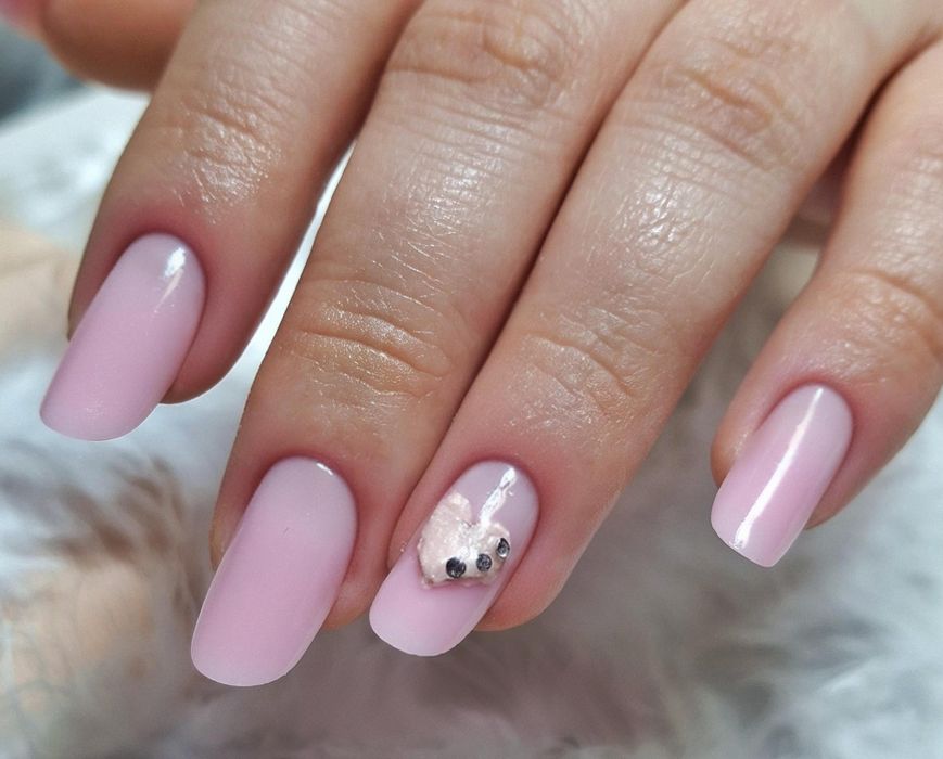 Unghii tehnice cu gel,acrigel , baza rubber