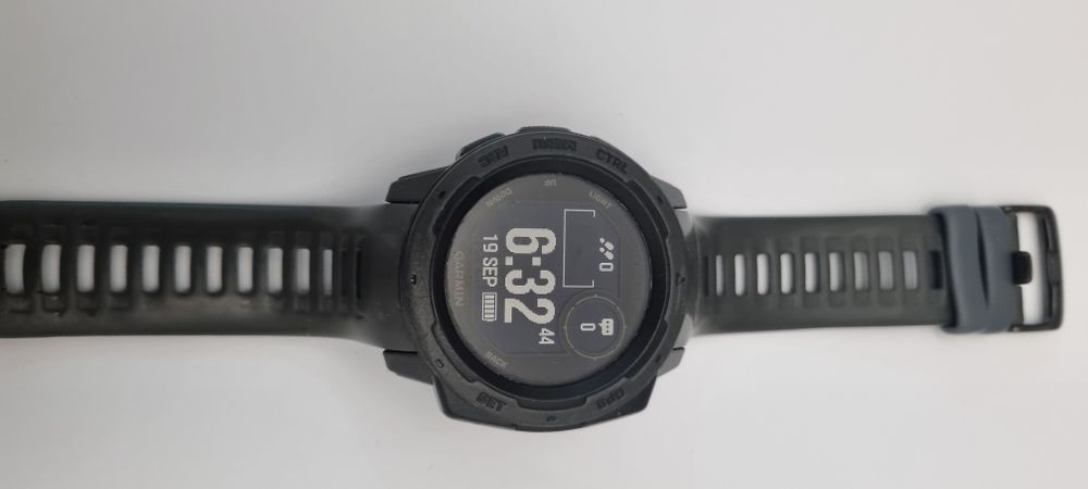 Vând ceas Garmin Instinct