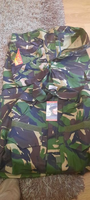 Costum ristop camuflaj padure