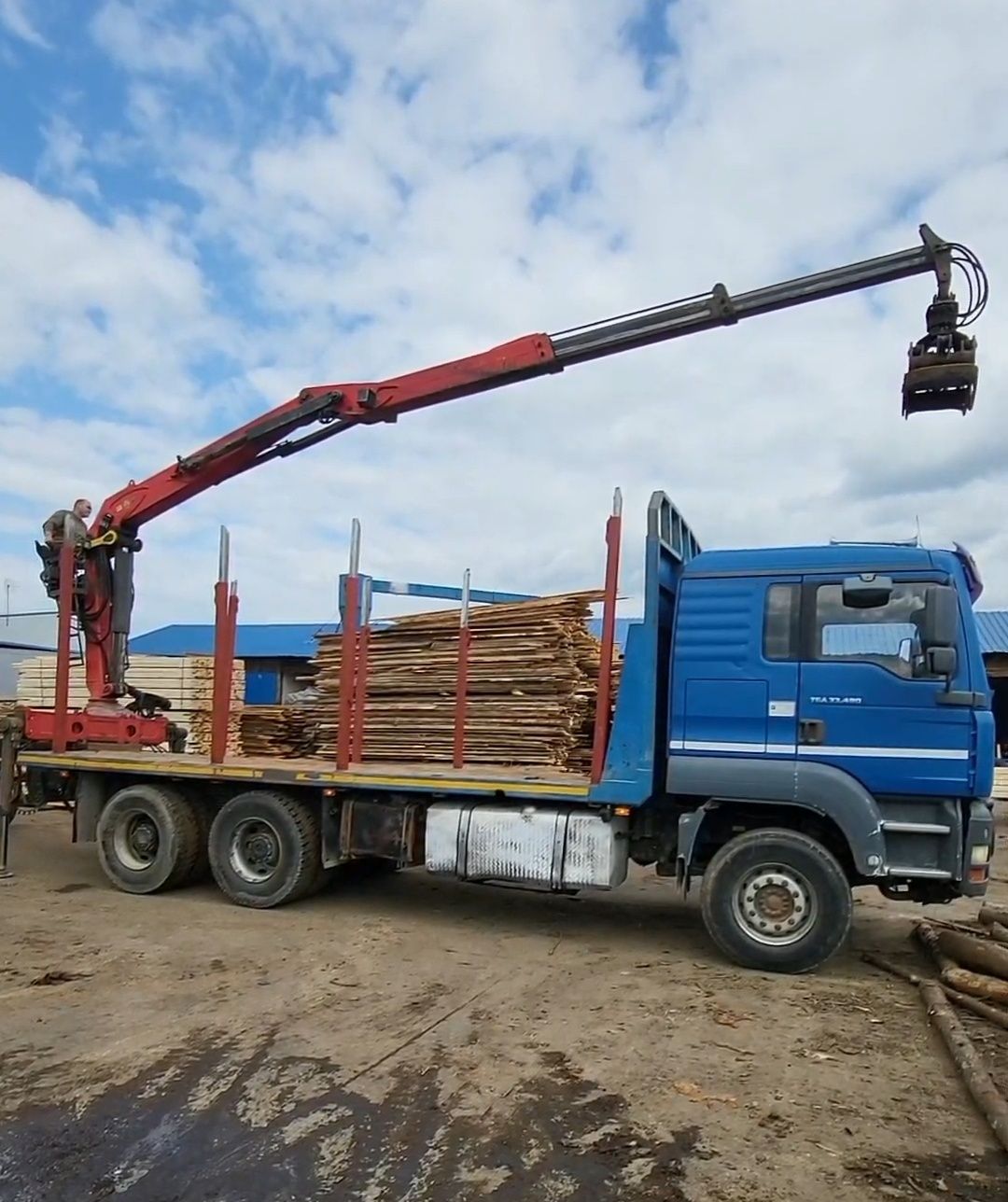 Camion + remorca forestiere