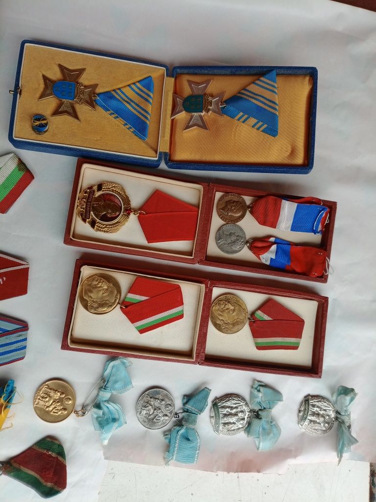 Медали,ордени, плакети