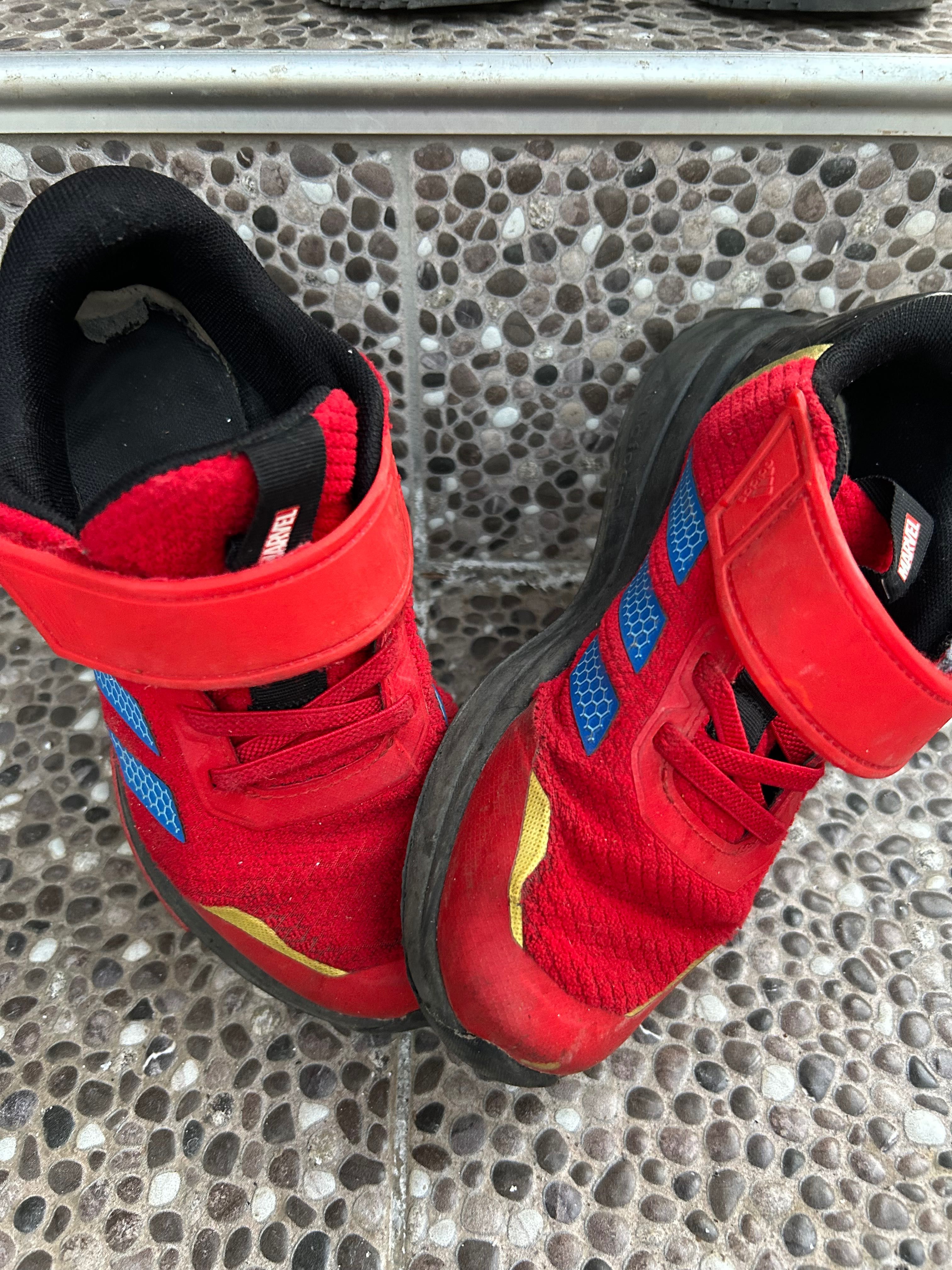 Маратонки adidas