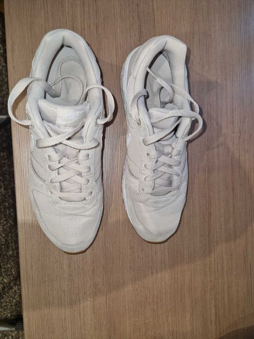 Sneakersi NIKE 42.5