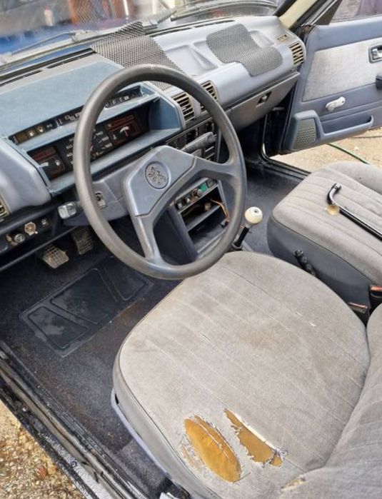Peugeot 305  1987 retro vintage