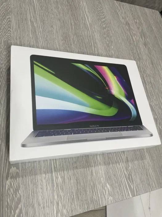 Macbook Pro M2 енгиде