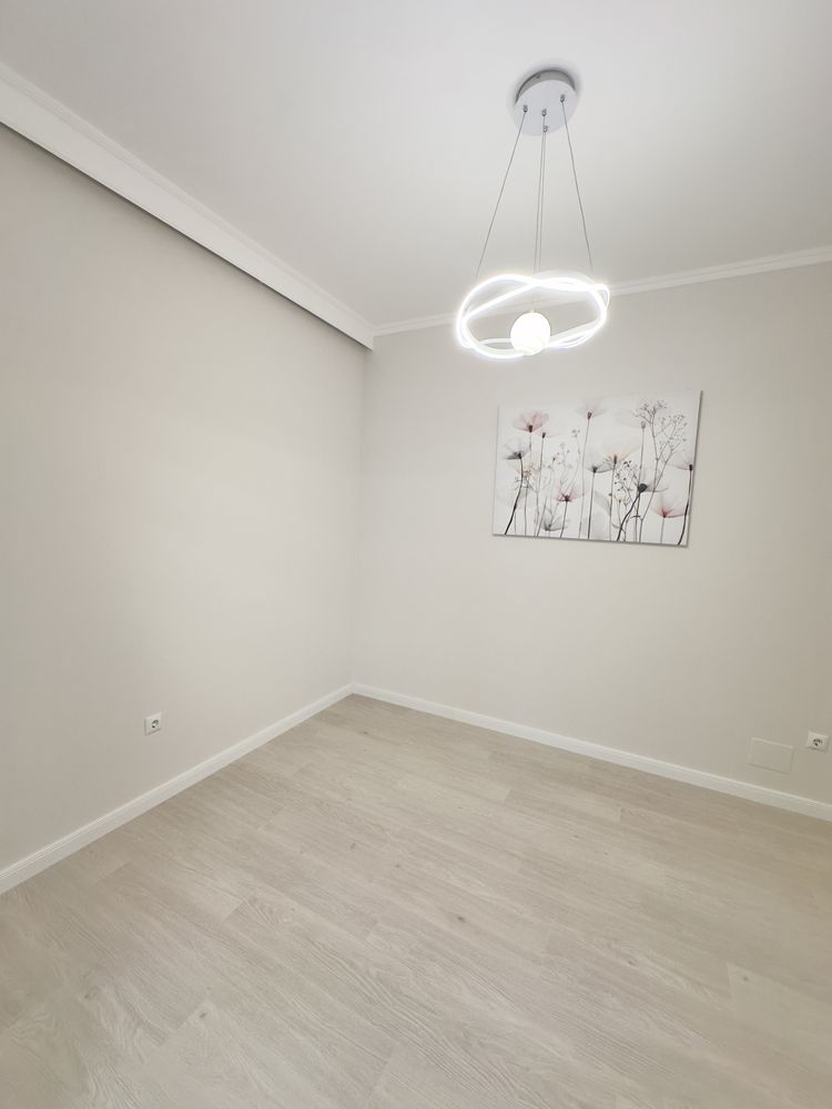 PROPRIETAR vand ap.3 camere, nou, finisat, mobilat si utilat