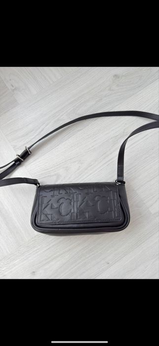 Черна чанта canvin klein