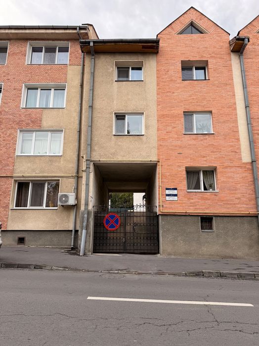 Sfantu Gheorghe   1 camera 13000 euro