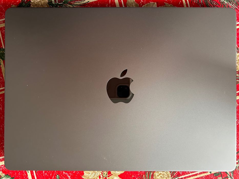 MacBook Pro 2021, M1 Chip, 1 TB SSD Memory, 16 GB RAM