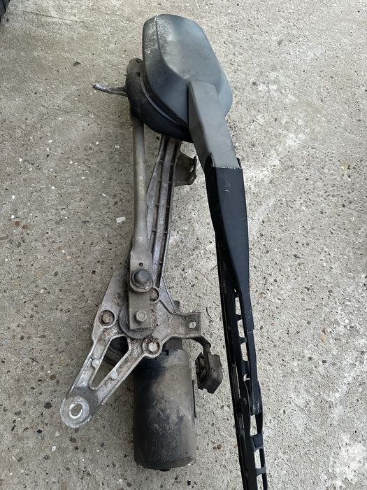 Механизъм чистачка с моторче Мерцедес 190Е