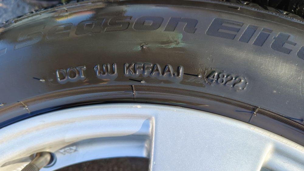 Jante Peugeot 407 17 5x108 cu anvelope allseason 215 55 17