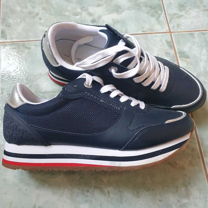 Adidași Tommy Hilfiger