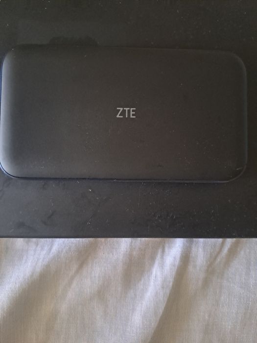 ZTE MU5001 WiFi6 wireless 5G/4G Router Zte

Produs impecabil 

Detalii
