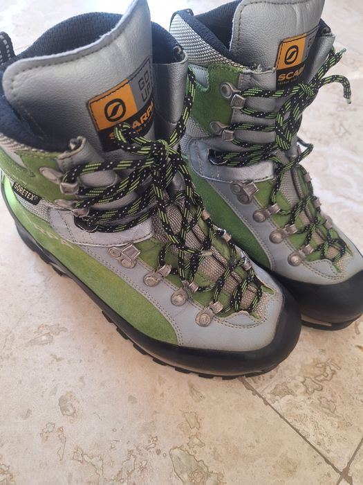 Ghete Scarpa drumetie