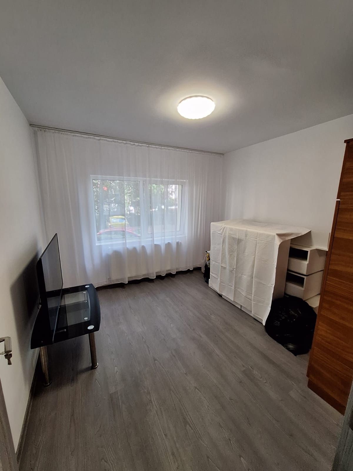 Mircea cel Bătrân 3 camere decomandat