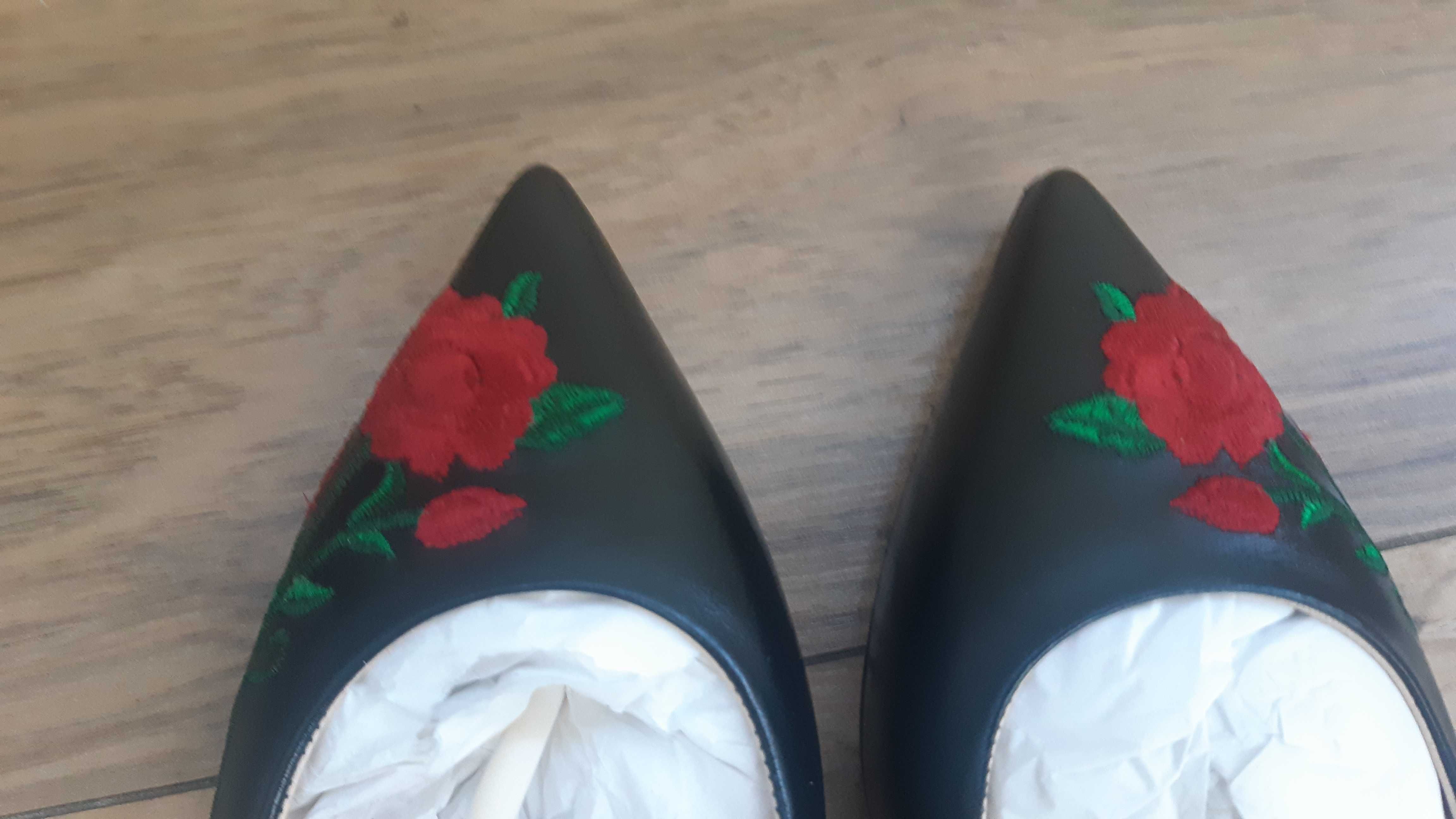 Pantofi Piele Negri cu Broderie