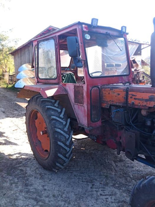 Vând tractor UTB 651