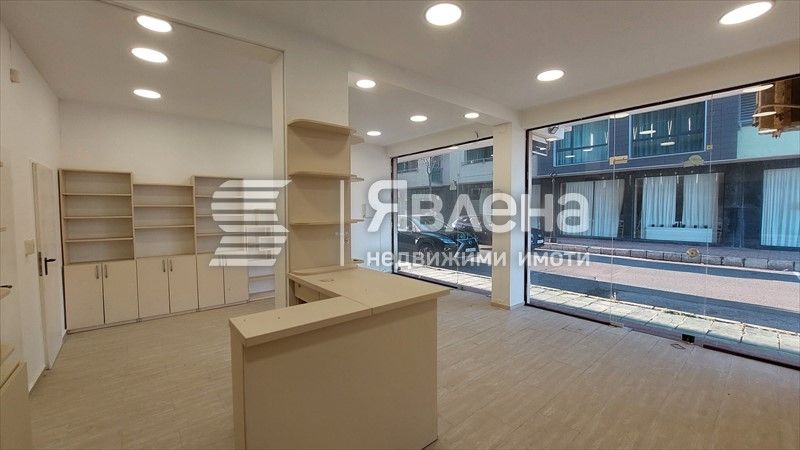 Дава се под наем Магазин в Поморие - 50 кв.м за 300 € - Снимка #2